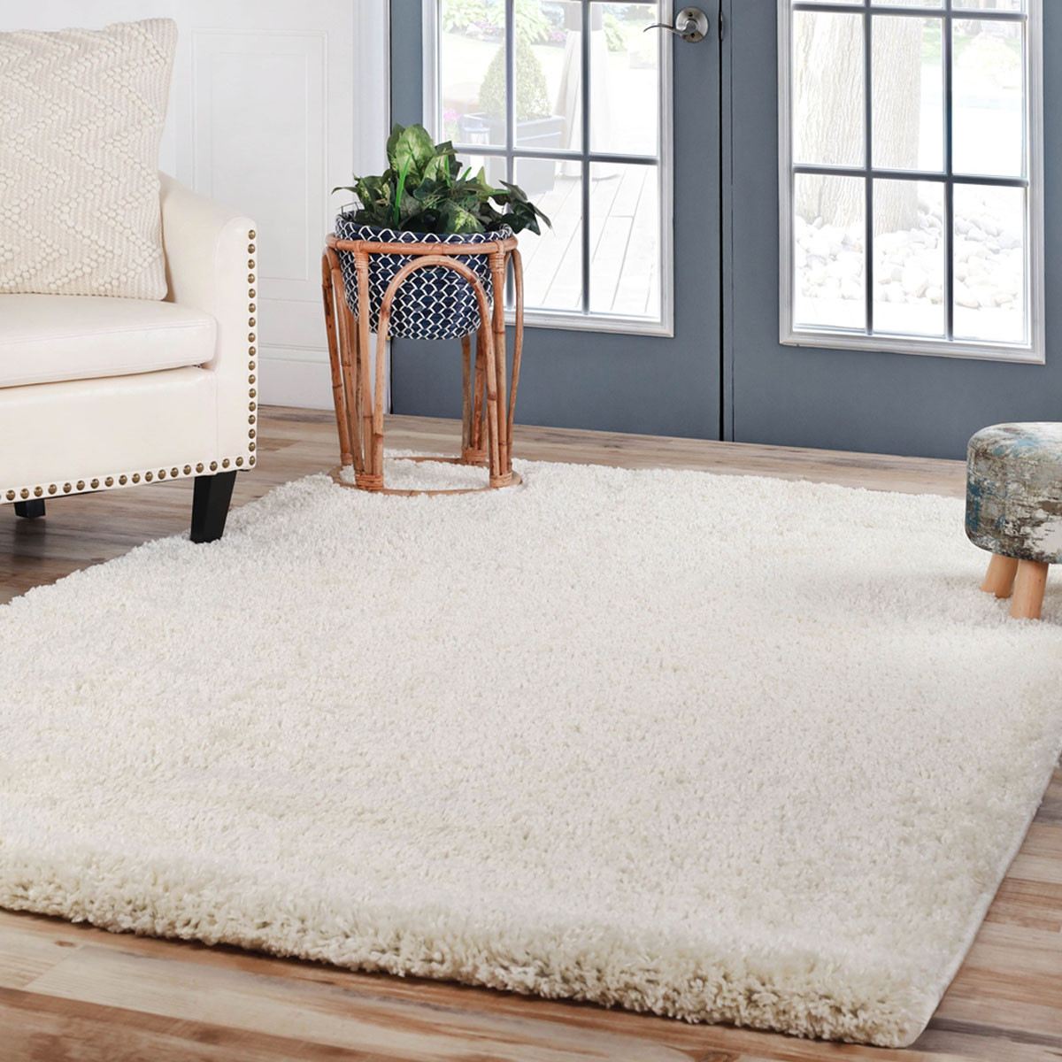 4" X 6" Ivory Shag Stain Resistant Area Rug