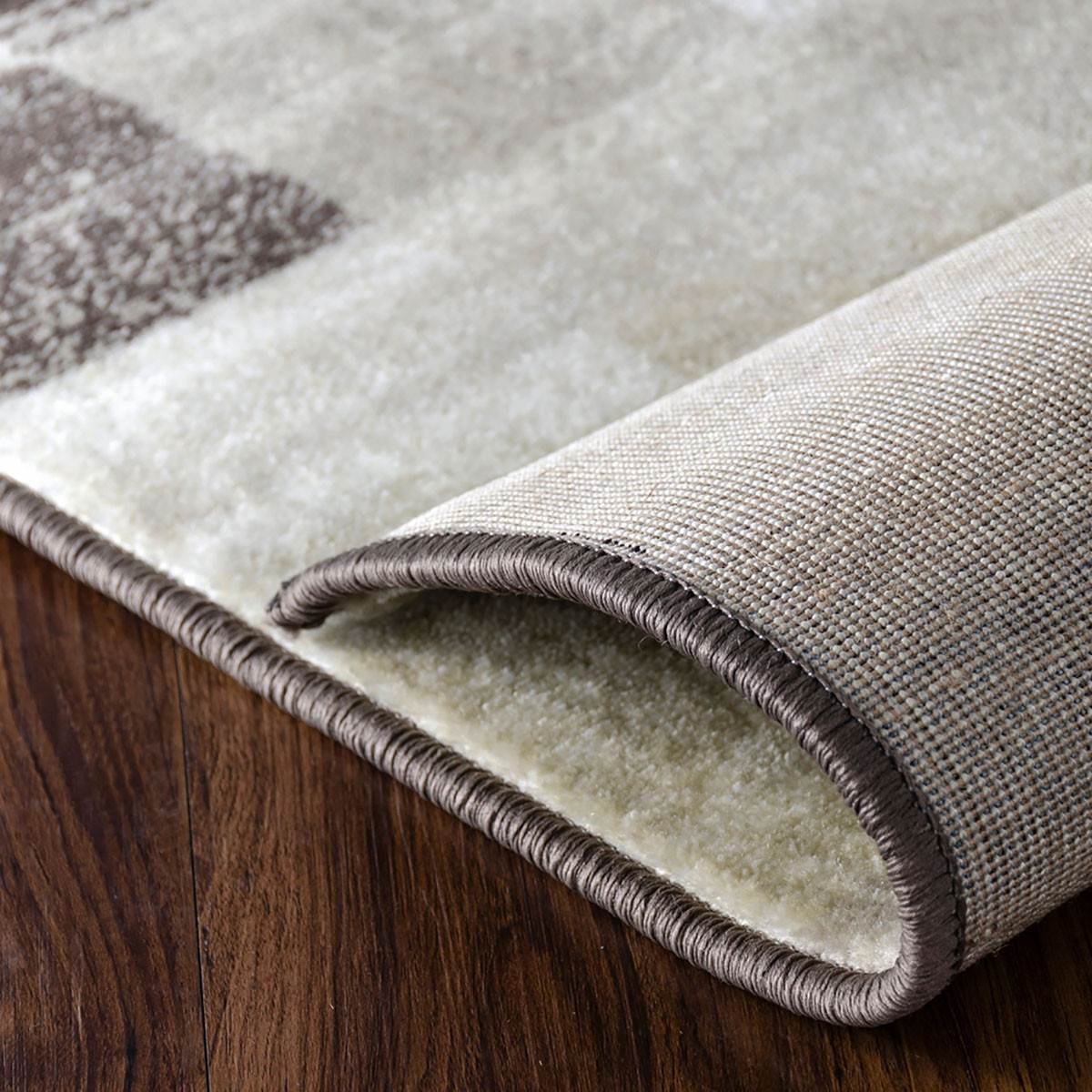 2" X 3" Beige Geometric Power Loom Stain Resistant Area Rug
