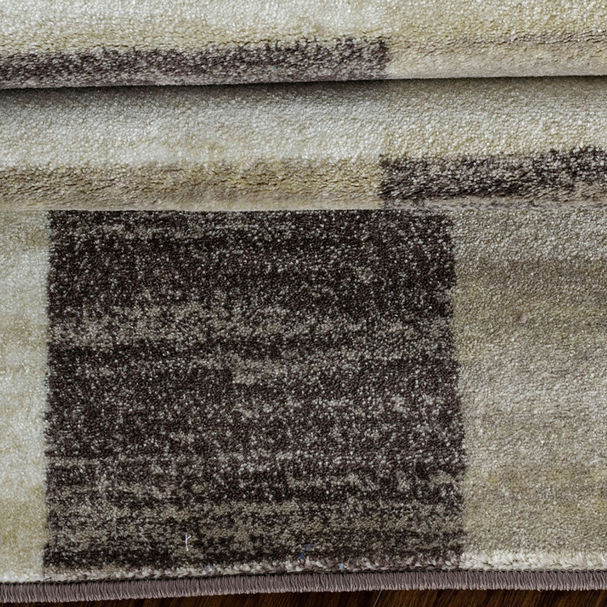 2" X 3" Beige Geometric Power Loom Stain Resistant Area Rug