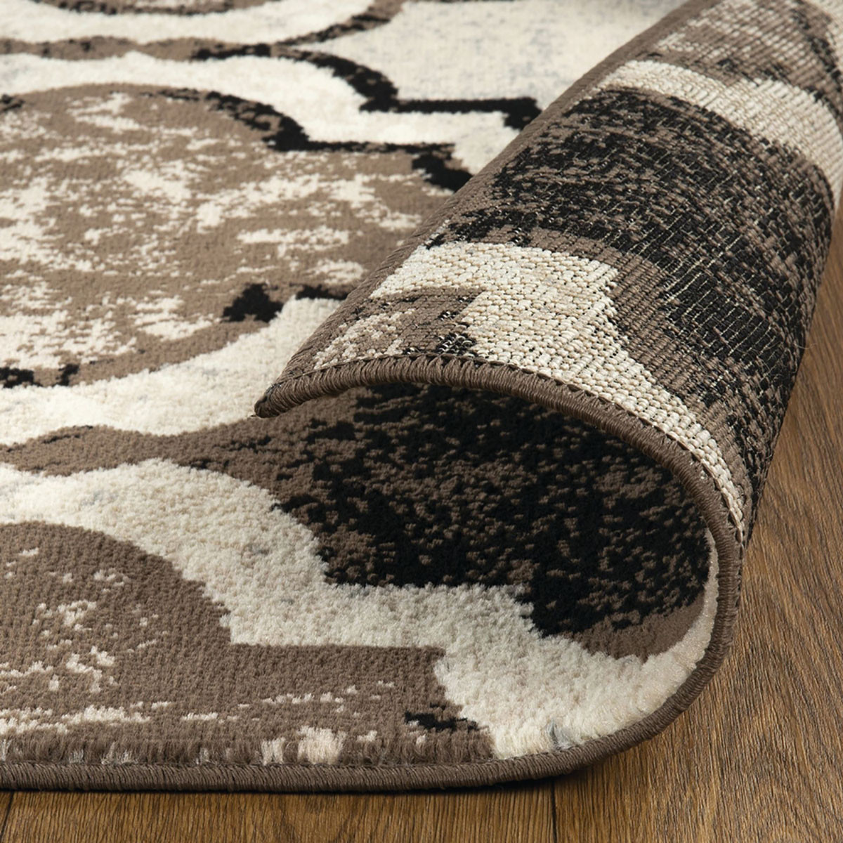 5" X 8" Ivory Quatrefoil Power Loom Distressed Stain Resistant Area Rug