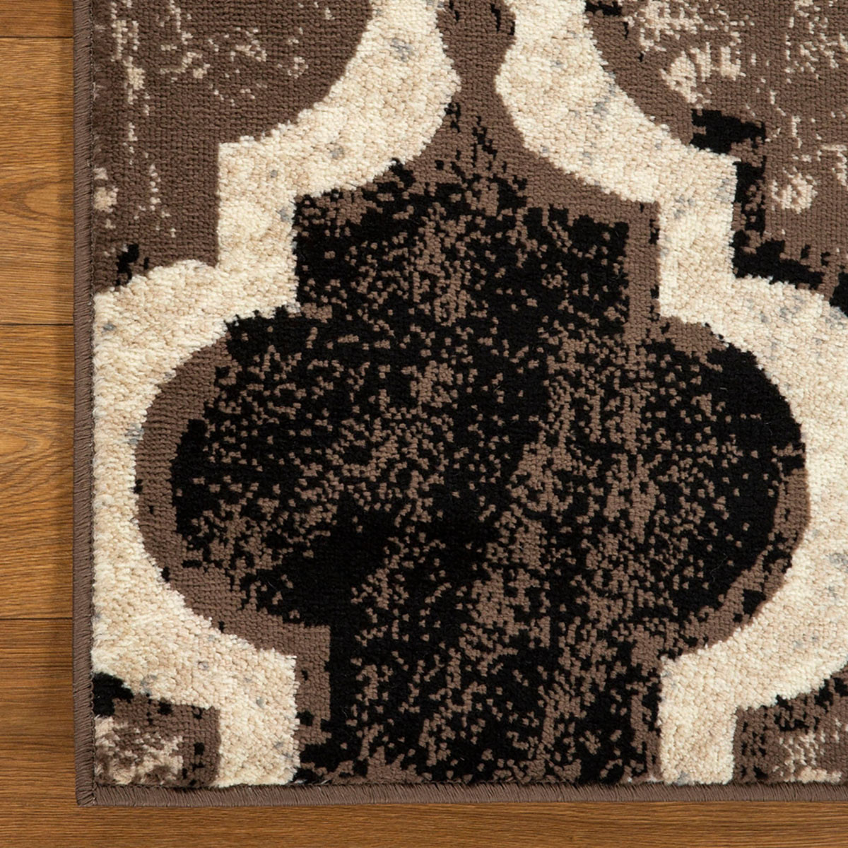8" Square Ivory Square Quatrefoil Power Loom Distressed Stain Resistant Area Rug