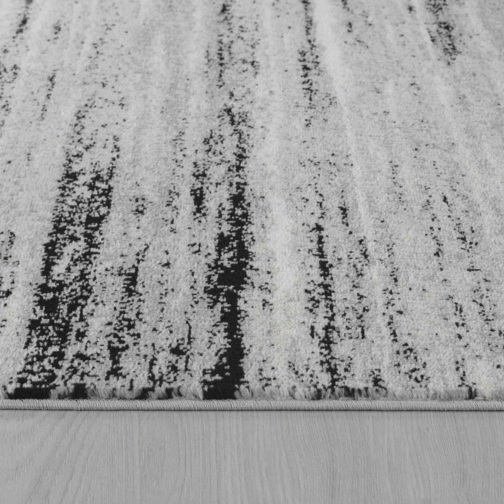 7" X 10" Grey Abstract Area Rug