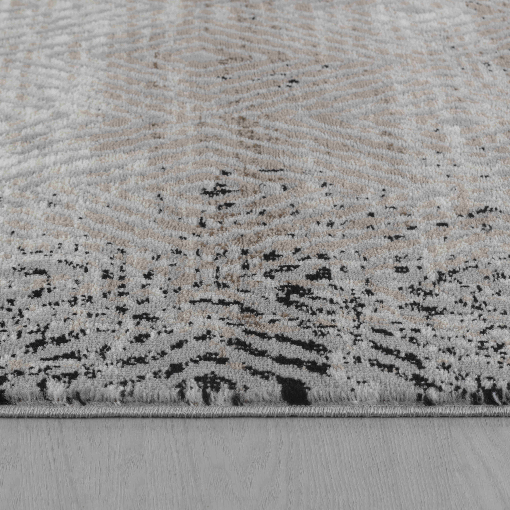 5" X 8" Brown Geometric Area Rug