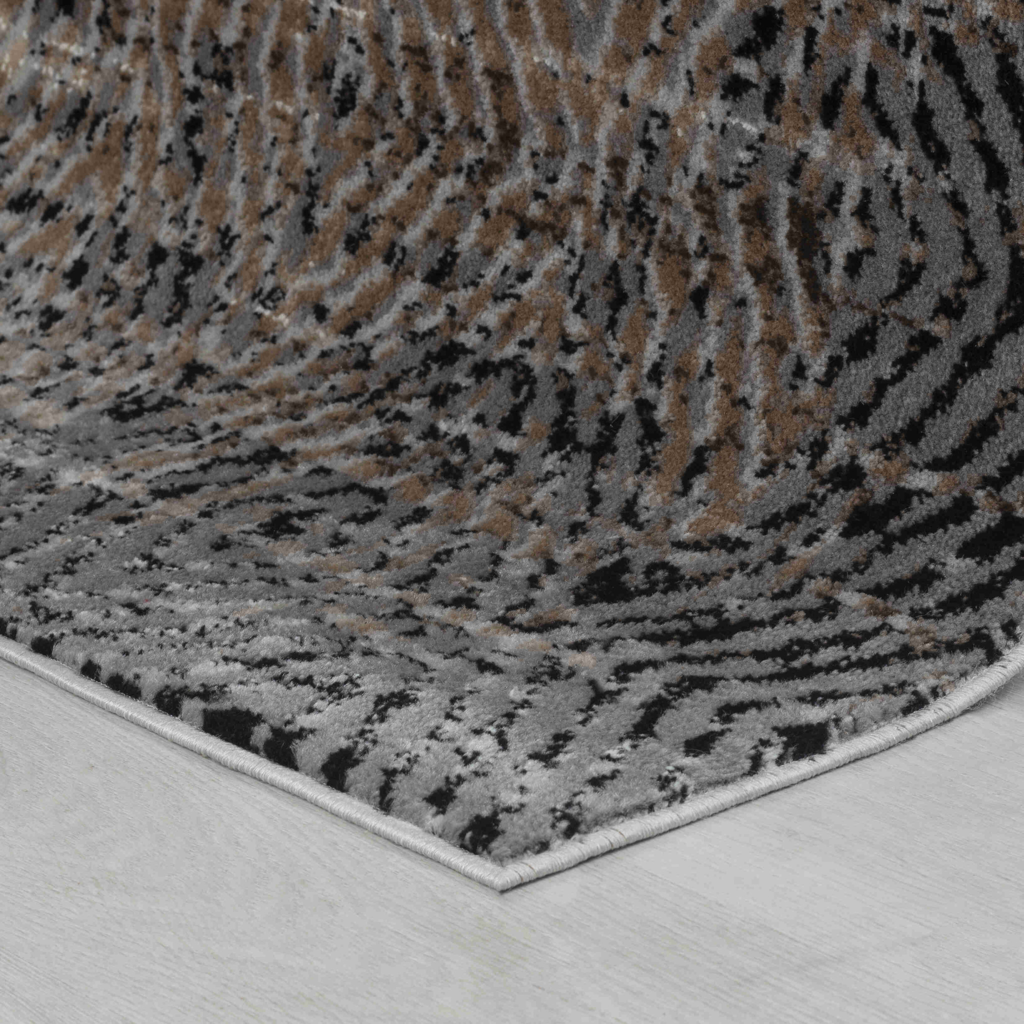 5" X 8" Brown Geometric Area Rug