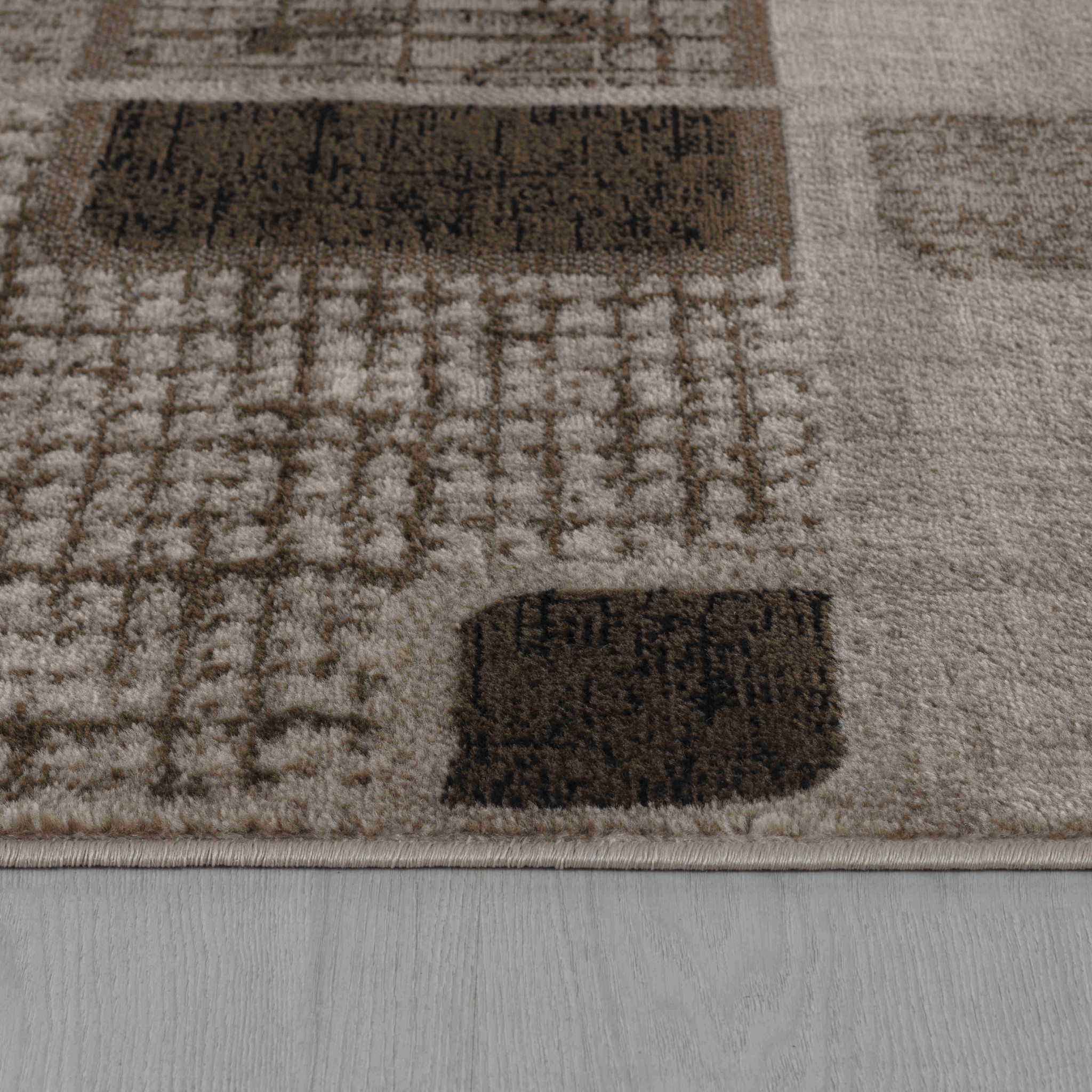 7" X 10" Brown Geometric Area Rug