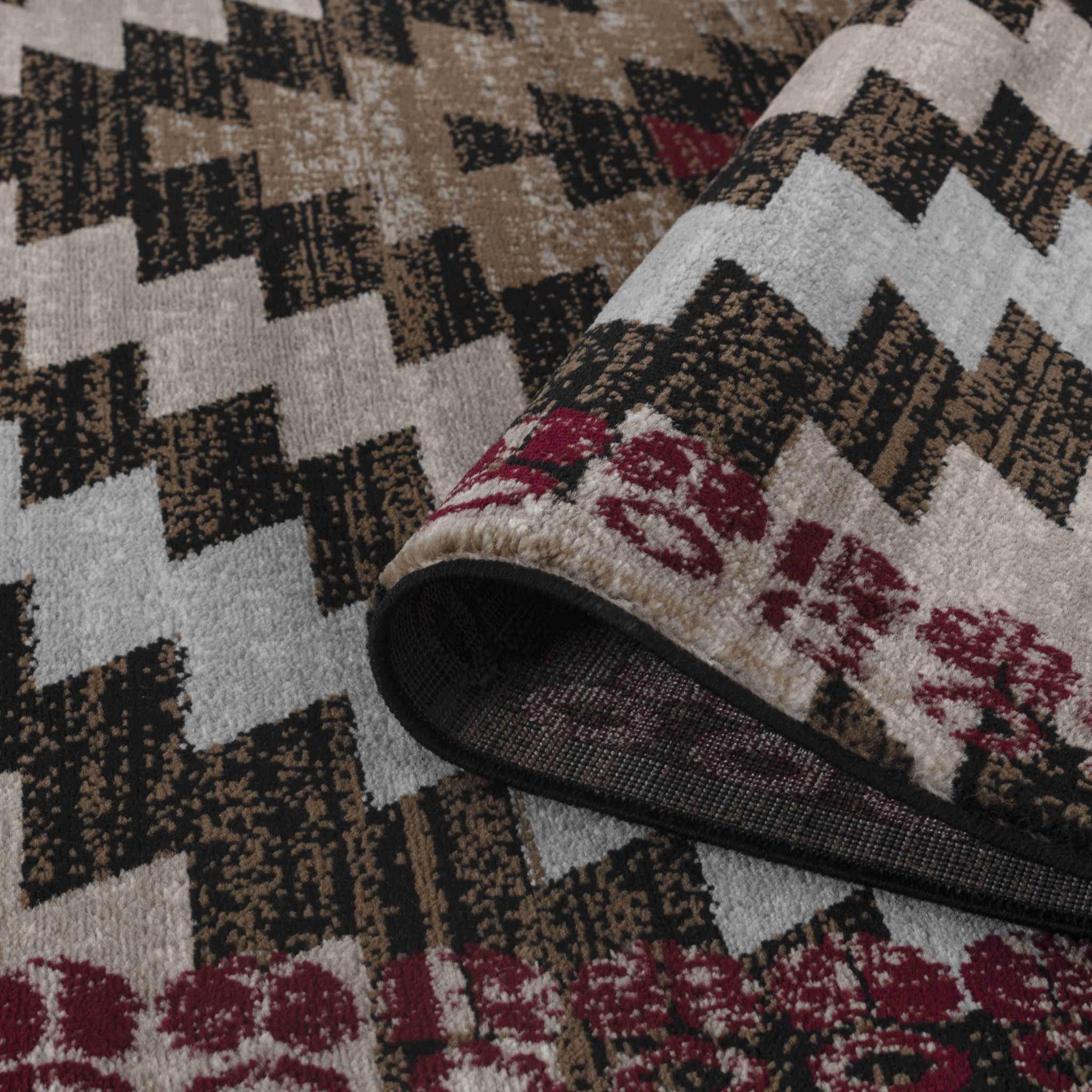 4" X 6" Brown Geometric Area Rug