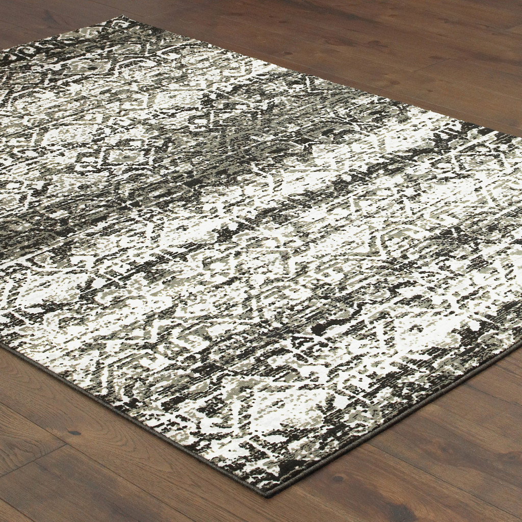 4" X 6" Grey And Ivory Geometric Power Loom Stain Resistant Area Rug