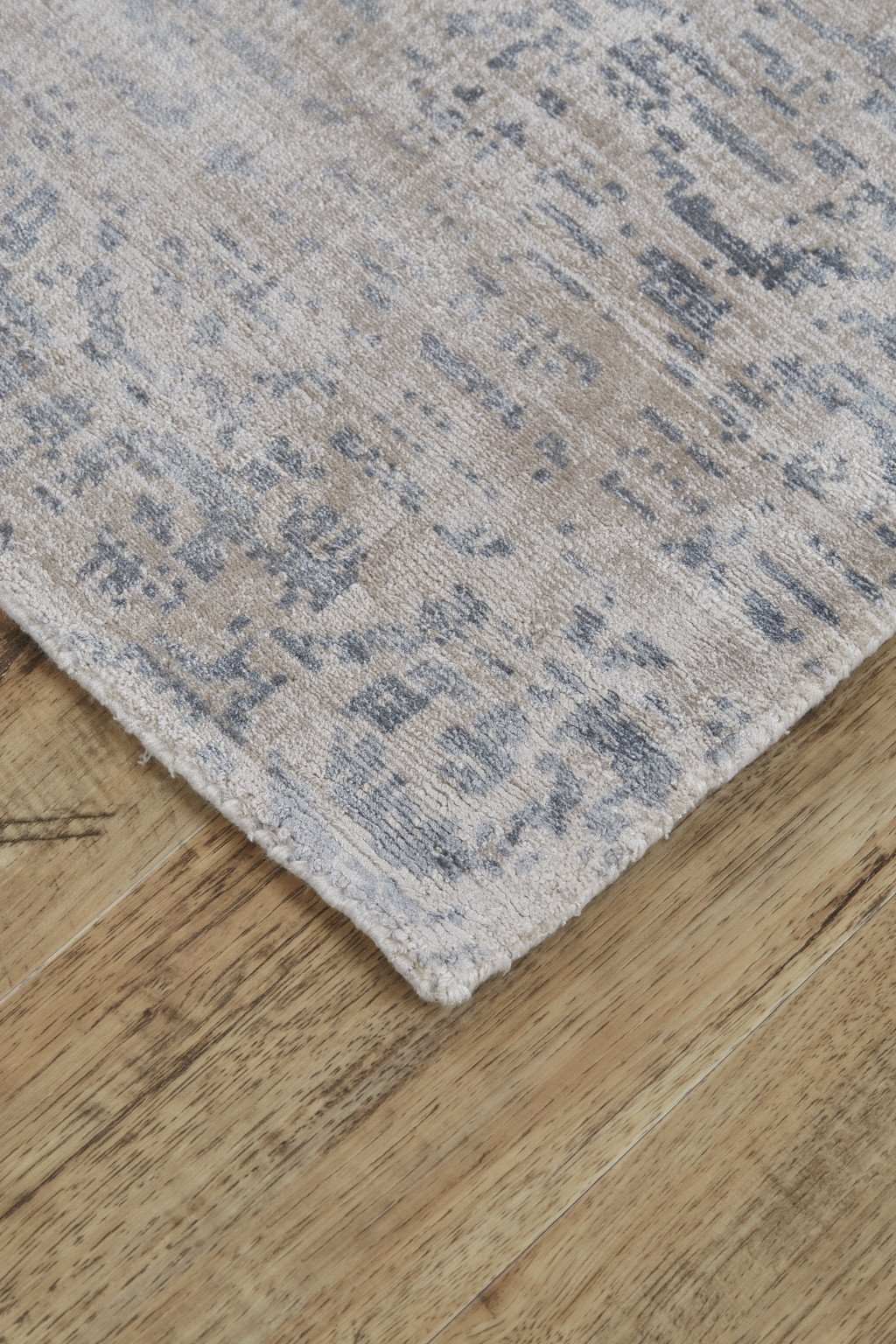 5" X 8" Gray and Ivory Abstract Hand Woven Area Rug
