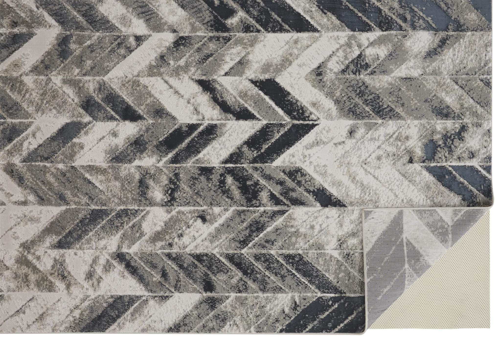 4" X 6" Gray and Black Geometric Non Skid Area Rug