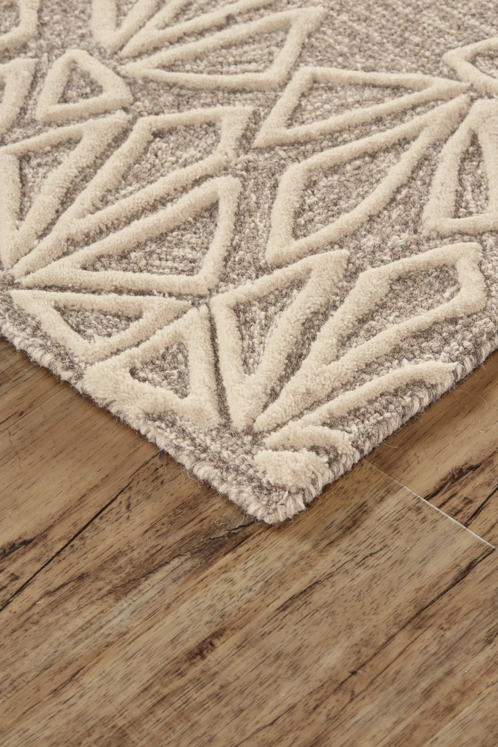 4" X 6" Tan And Ivory Wool Geometric Tufted Handmade Stain Resistant Area Rug