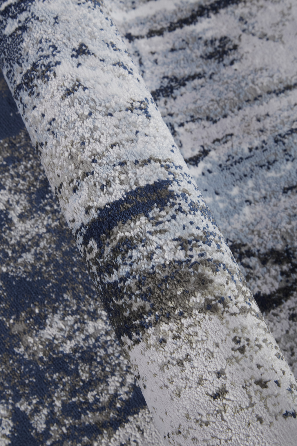 5" X 7" Blue Gray And White Abstract Stain Resistant Area Rug