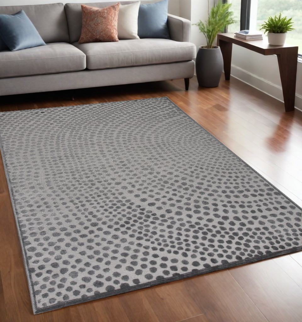 5" X 7" Gray Silver And Ivory Abstract Stain Resistant Area Rug