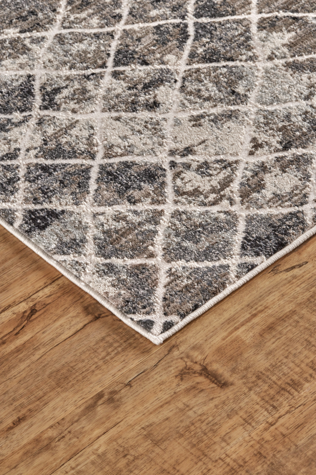 7" X 10" Gray and Ivory Abstract Area Rug