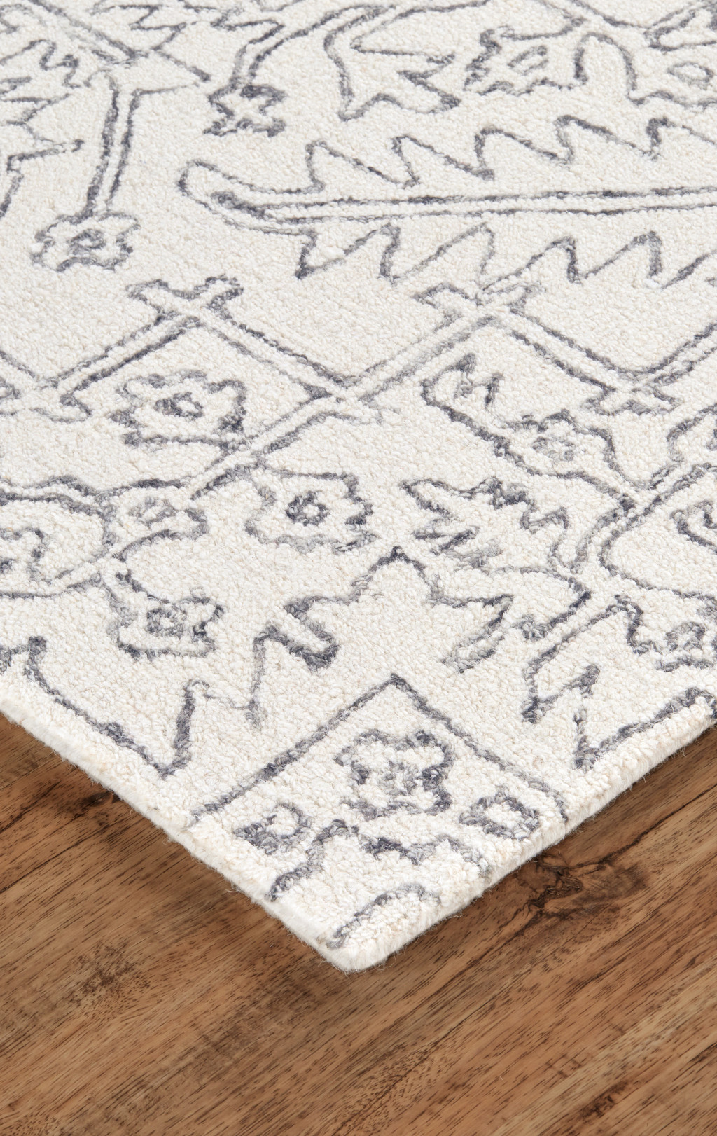 5" X 8" Ivory And Gray Wool Floral Tufted Handmade Stain Resistant Area Rug