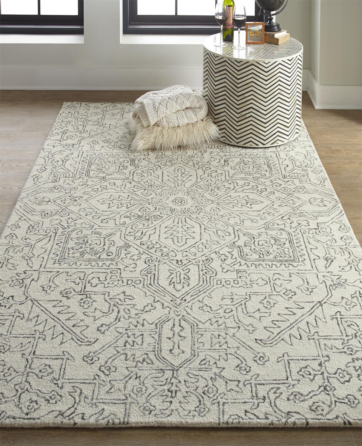 8" X 10" Ivory And Gray Wool Floral Tufted Handmade Stain Resistant Area Rug