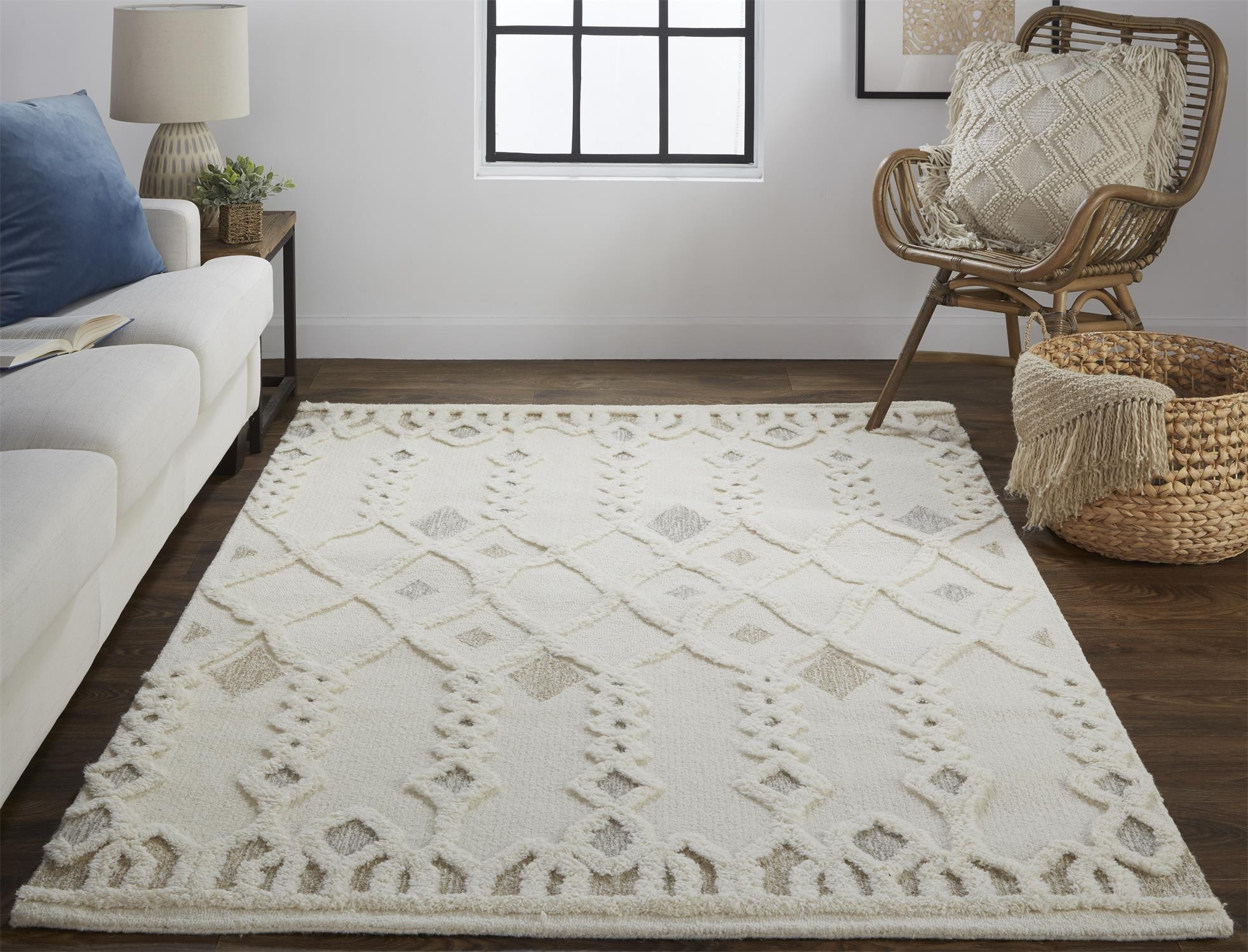 4" X 6" Ivory Tan And Silver Wool Geometric Tufted Handmade Stain Resistant Area Rug