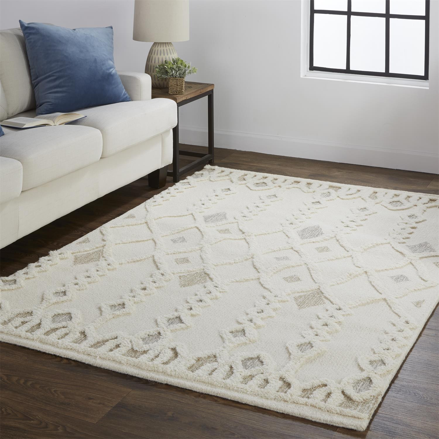 4" X 6" Ivory Tan And Silver Wool Geometric Tufted Handmade Stain Resistant Area Rug