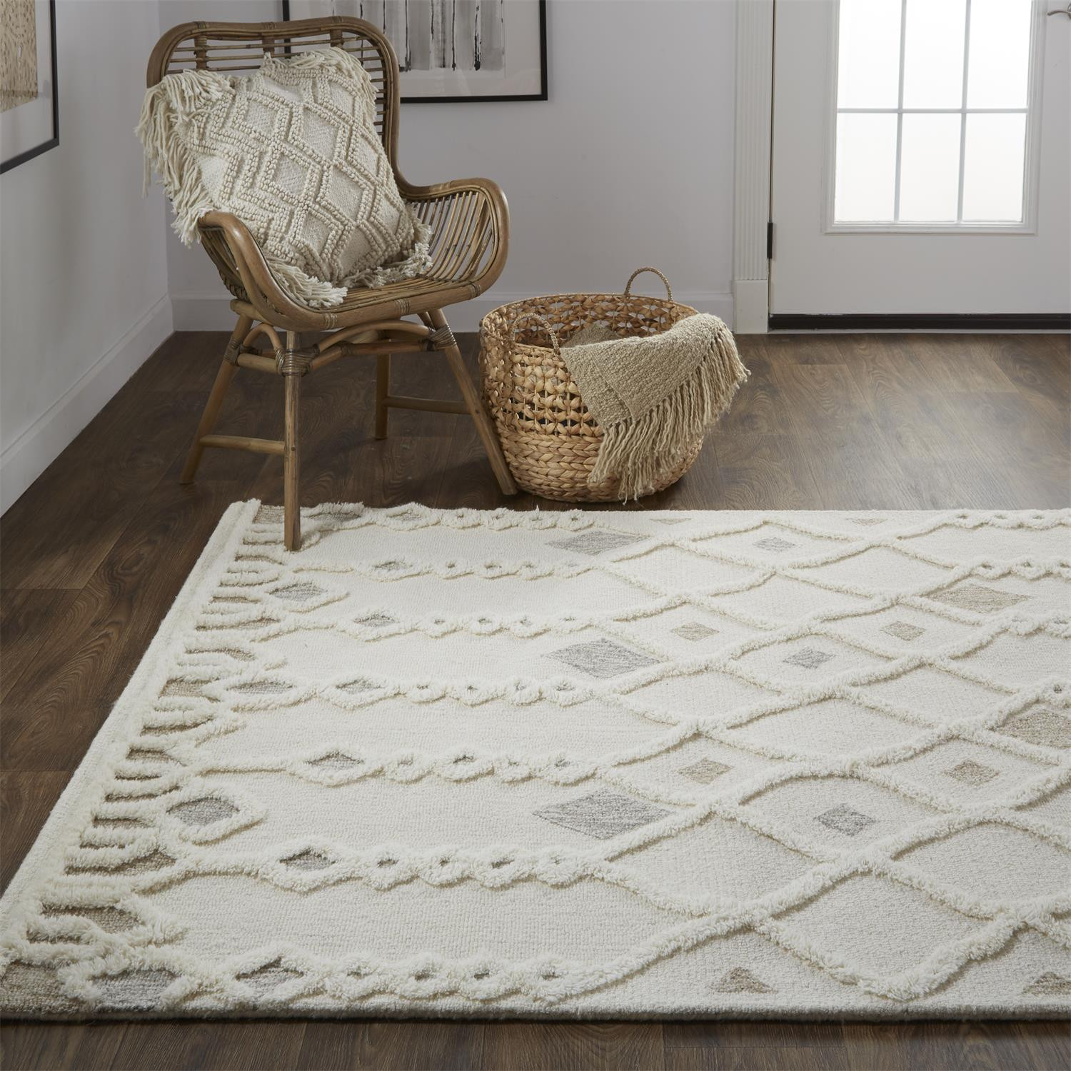4" X 6" Ivory Tan And Silver Wool Geometric Tufted Handmade Stain Resistant Area Rug
