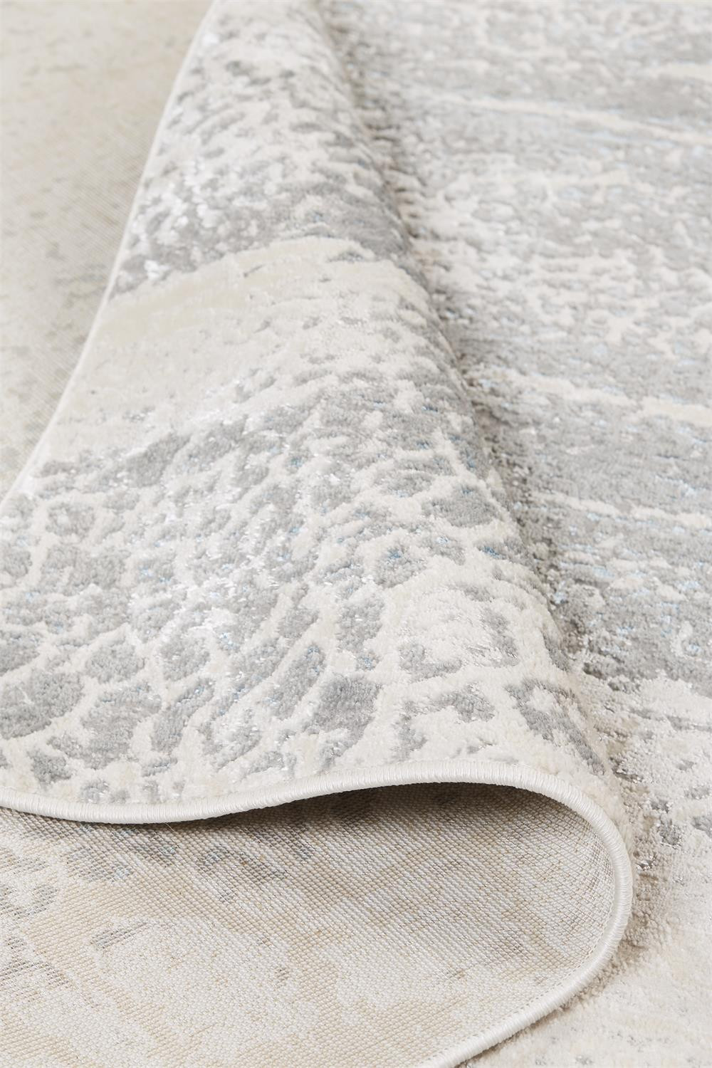 4" X 6" Gray and Ivory Abstract Non Skid Area Rug