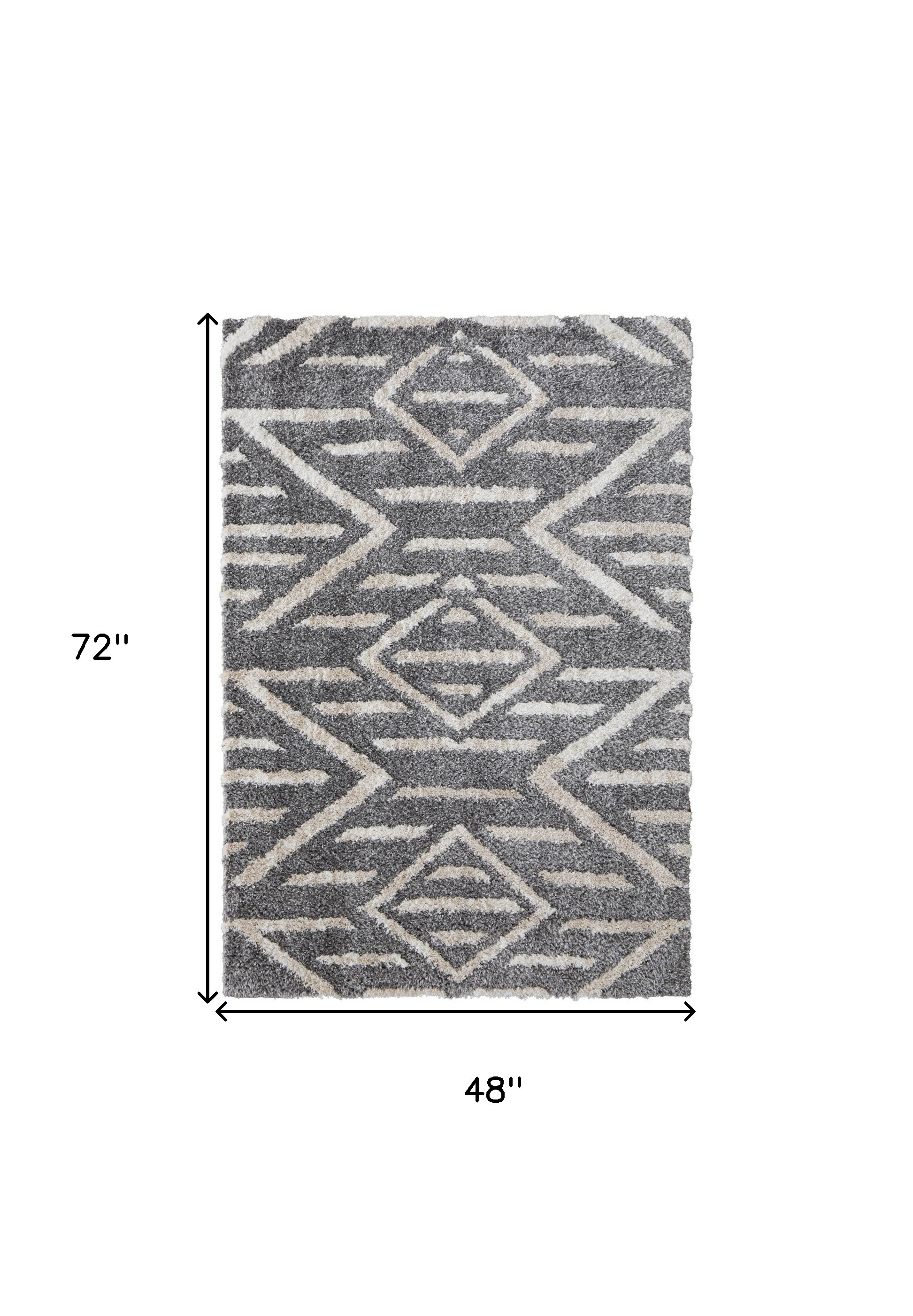 4" X 6" Gray And Ivory Geometric Power Loom Stain Resistant Area Rug