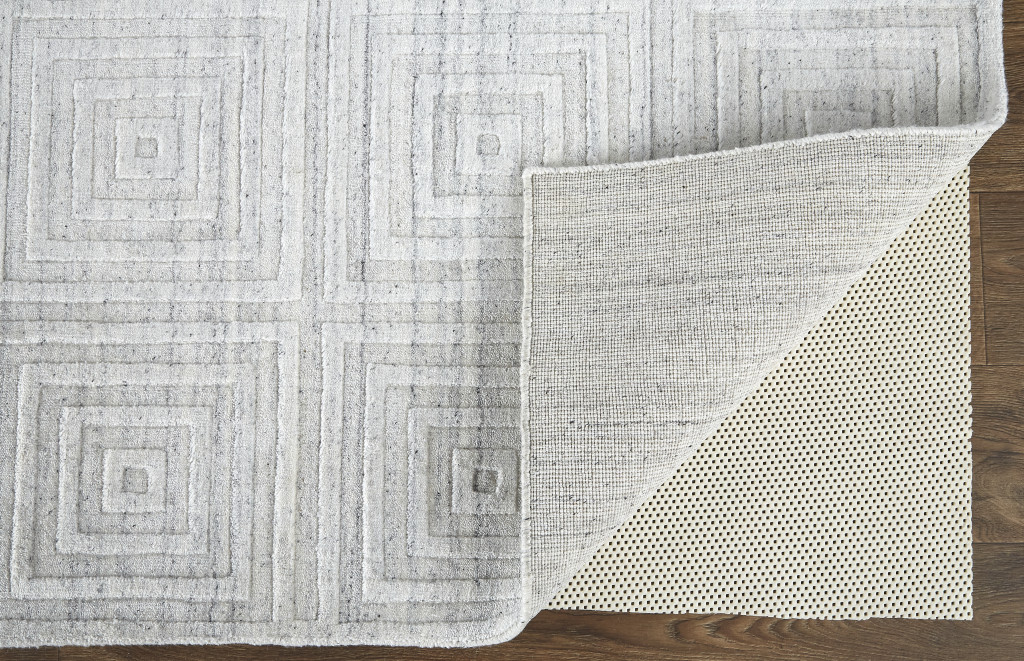 5 X 8 White And Silver Striped Hand Woven Area Rug