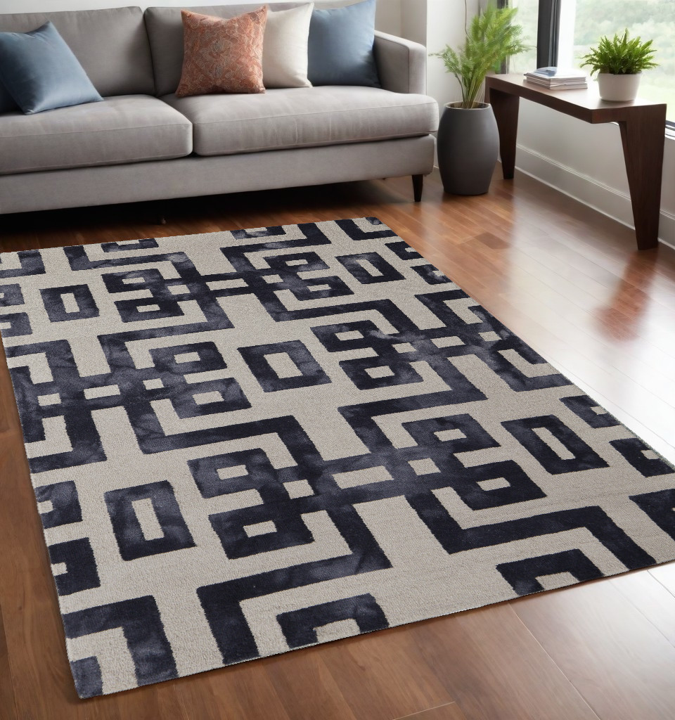 5" X 8" Ivory And Black Wool Tufted Handmade Area Rug
