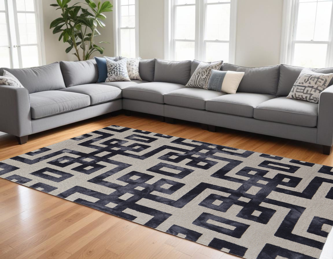 8" X 11" Ivory And Black Wool Tufted Handmade Area Rug