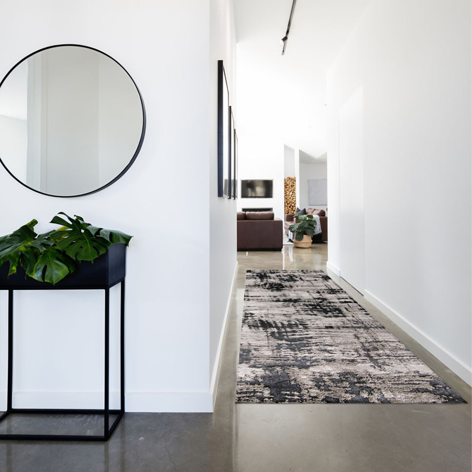 8" Black White And Gray Runner Rug