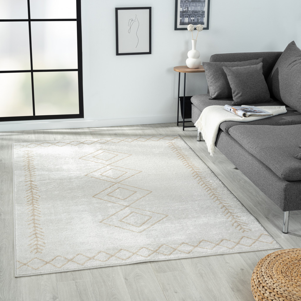 5" X 7" Cream Diamond Area Rug