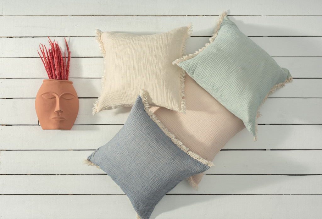 20" X 20" Cream And Beige 100% Cotton Zippered Pillow