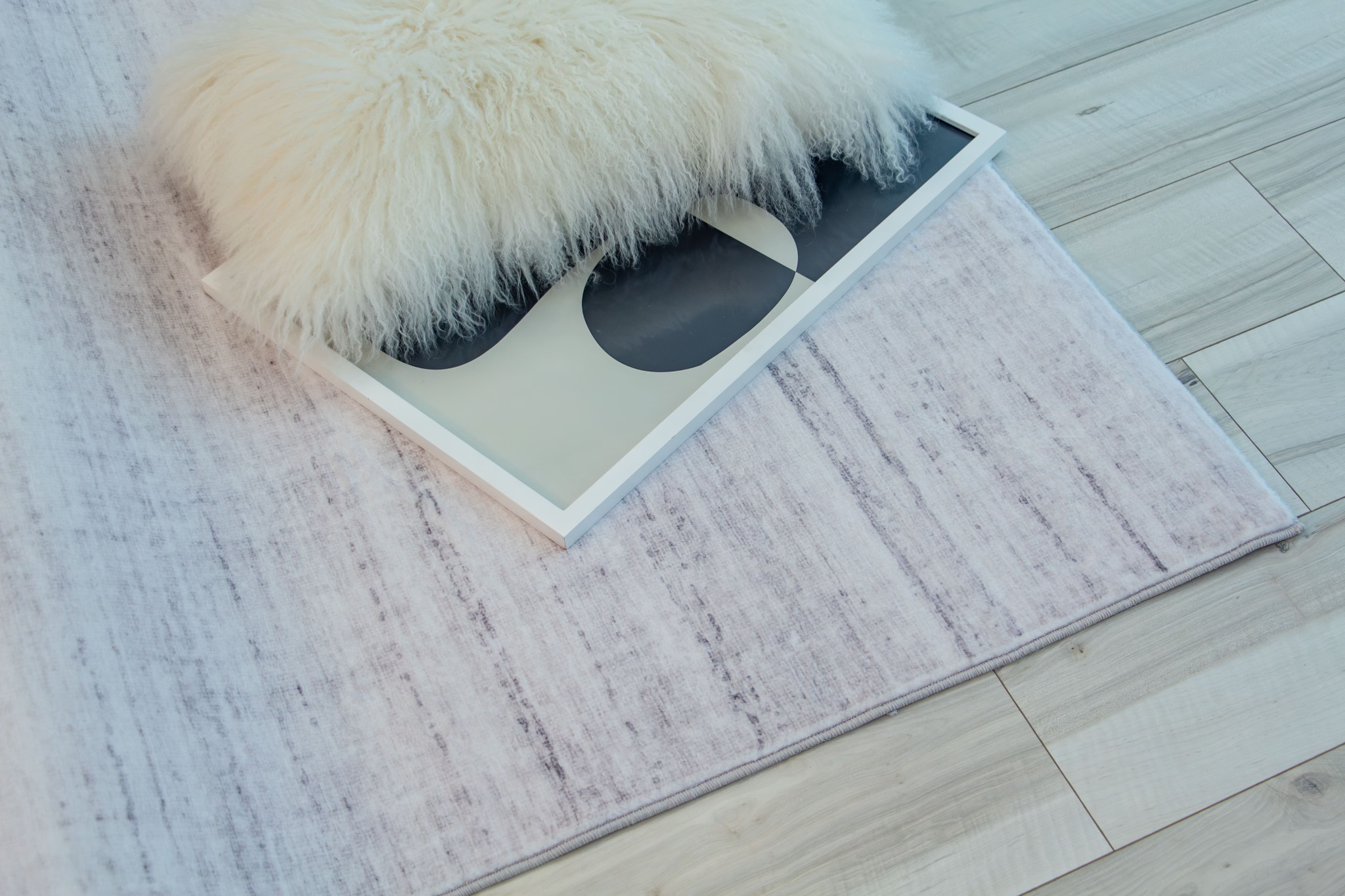 5" X 8" Beige Abstract Area Rug