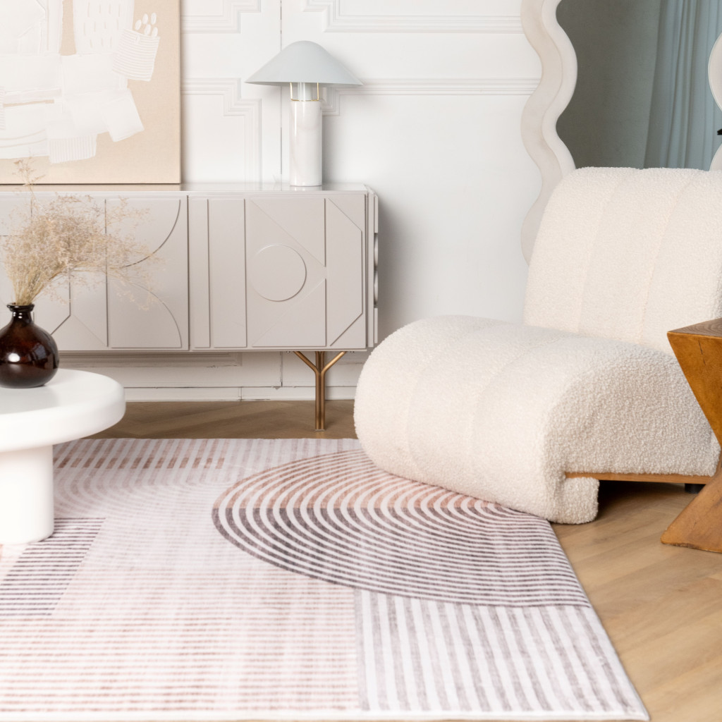 4" X 6" Beige and Brown Abstract Distressed Area Rug