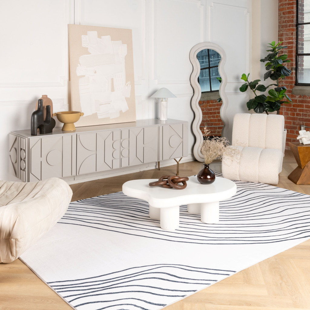 4" X 6" Black and White Abstract Area Rug