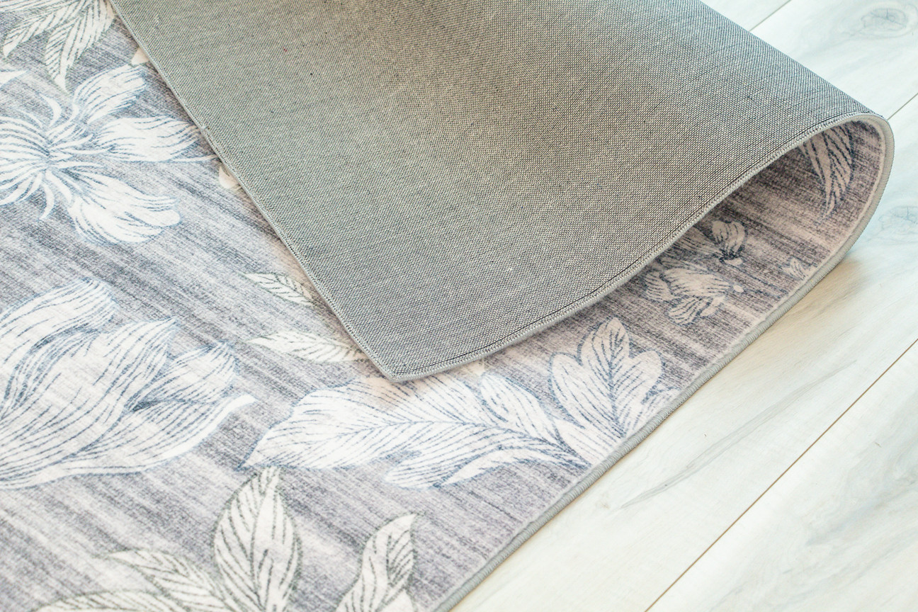 5" X 8" Gray and Beige Floral Area Rug