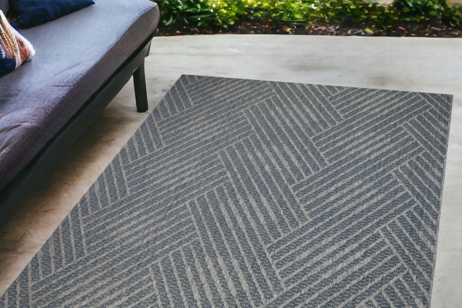 4' x 6' Gray and Blue Geometric Stain Resistant Indoor Outdoor Area Rug-531605-1