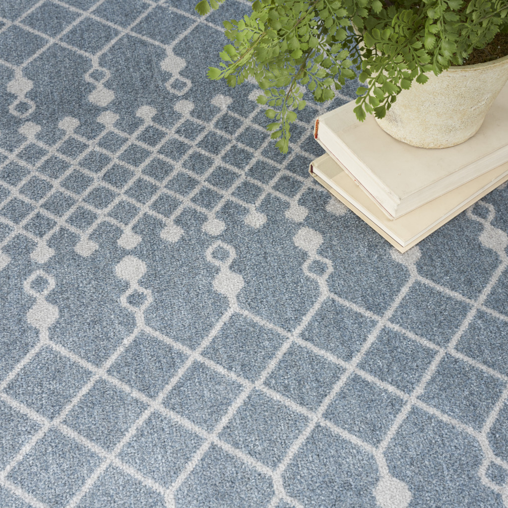 4" X 6" Blue and Ivory Abstract Power Loom Washable Area Rug