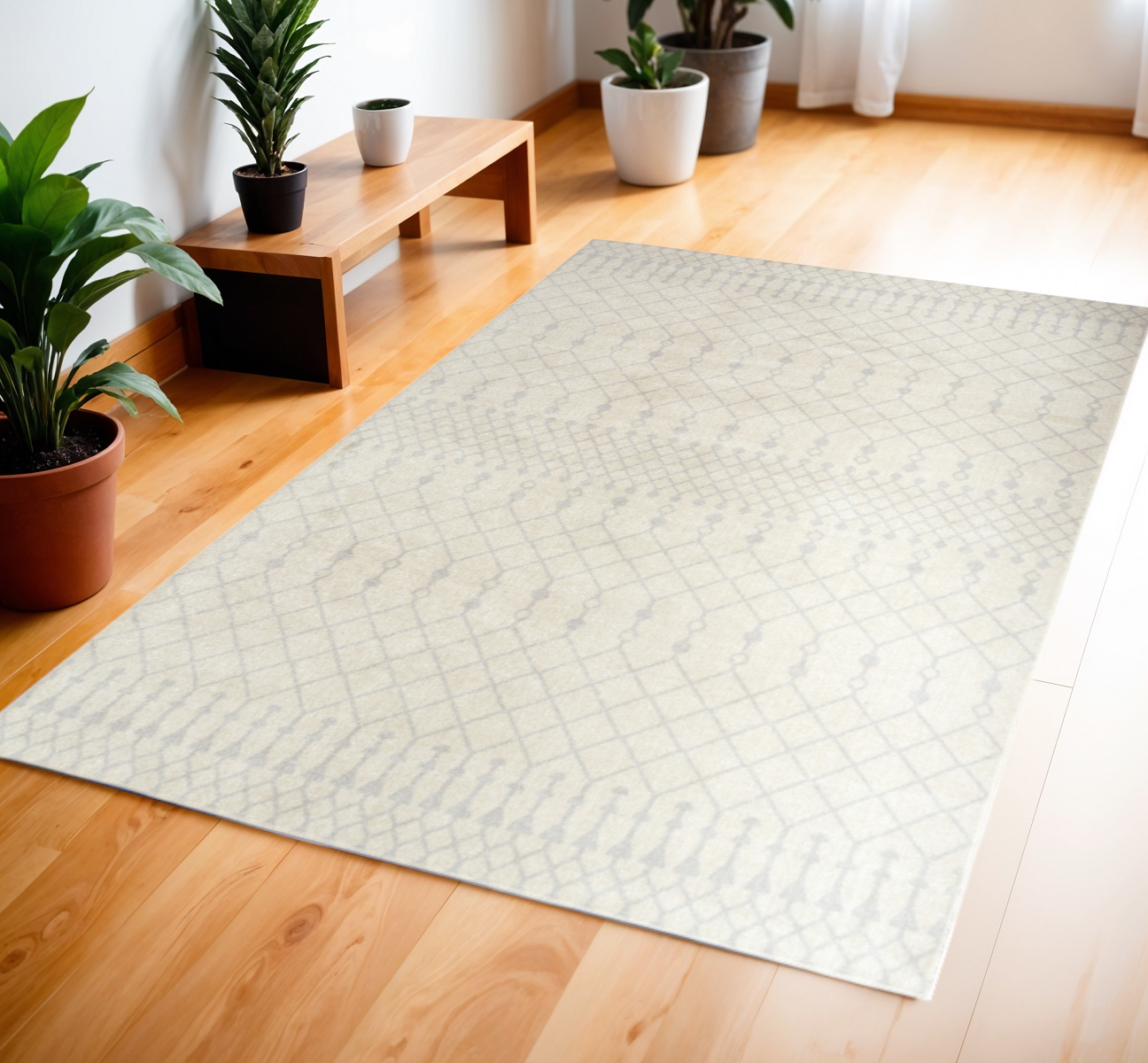 4" X 6" Blue and Ivory Abstract Power Loom Washable Area Rug