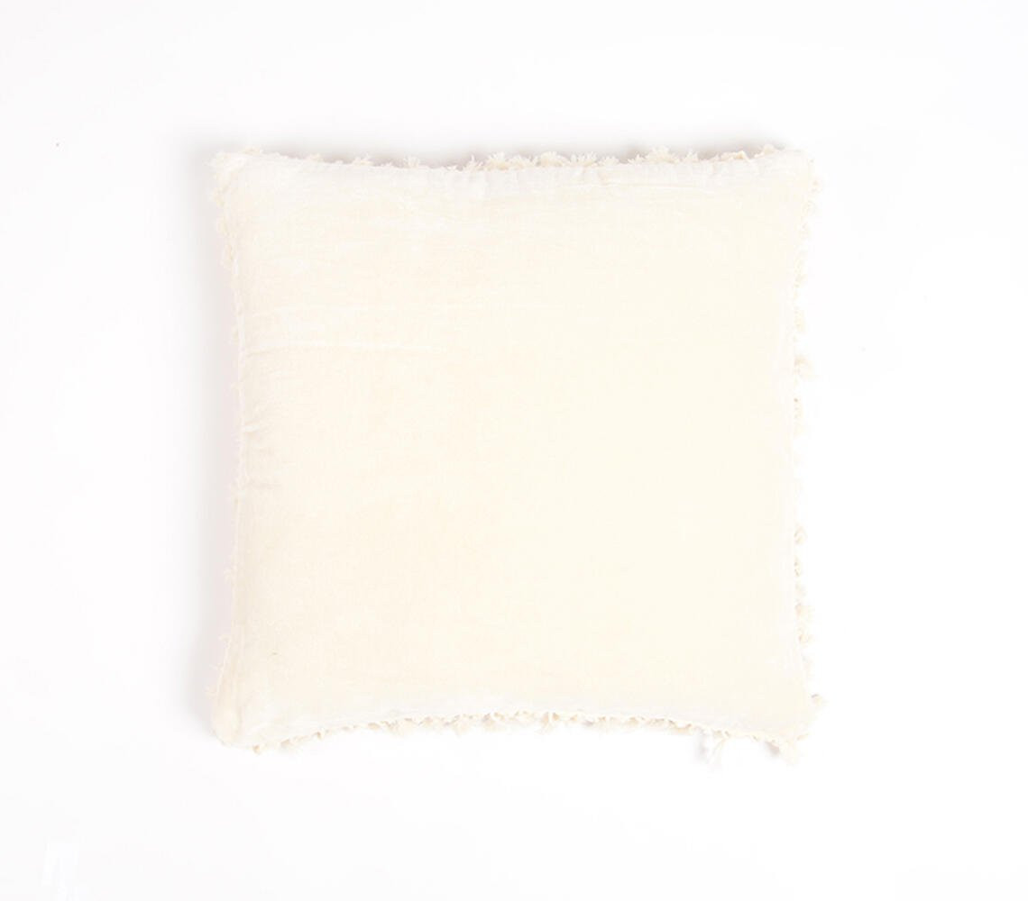 18" Off White Cotton Blend Throw Pillow Cover With Tassels