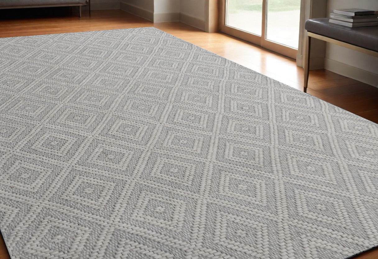 5' x 8' Gray and Ivory Geometric Hand Woven Non Skid Area Rug-544125-1