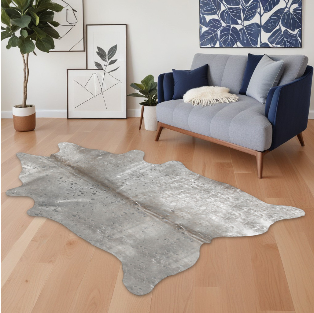 5" X 7" Gray and Silver Genuine Cowhide Hand Knotted Area Rug
