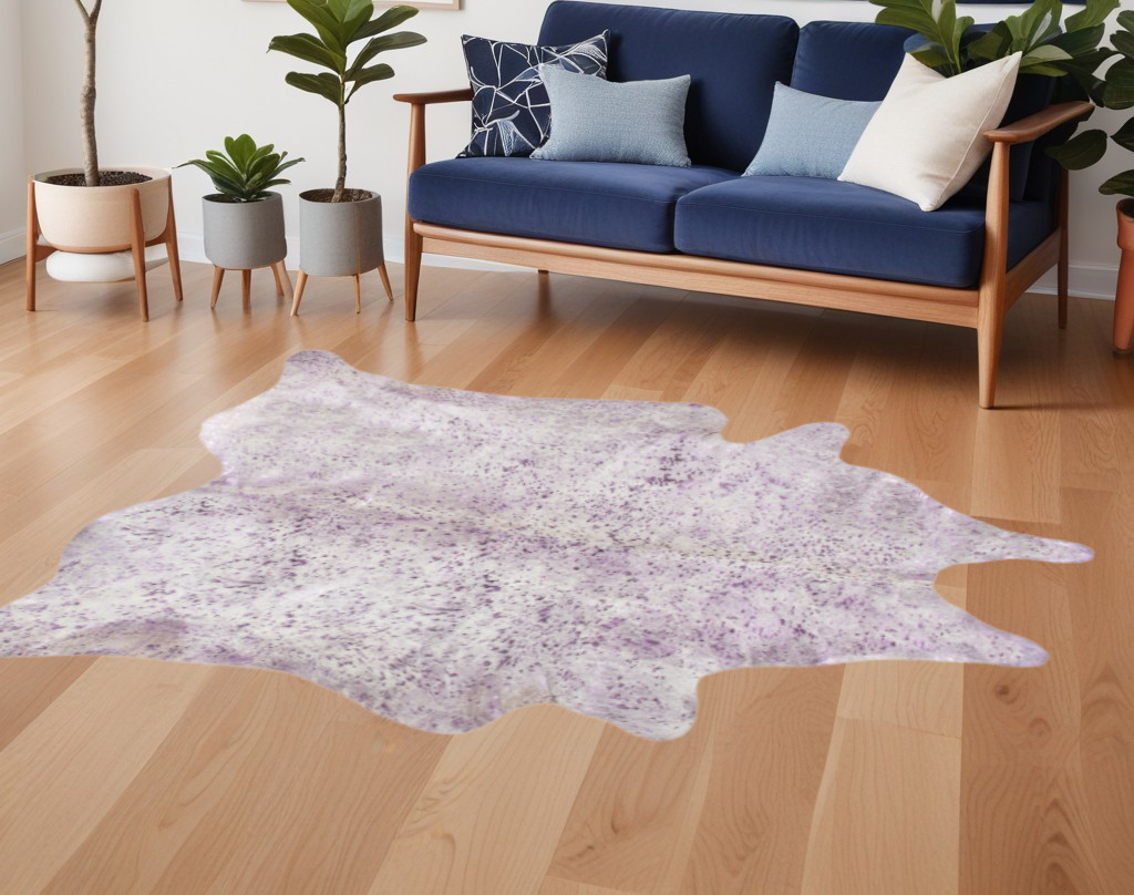 5" X 7" Gray and Pink Cowhide Hand Knotted Area Rug