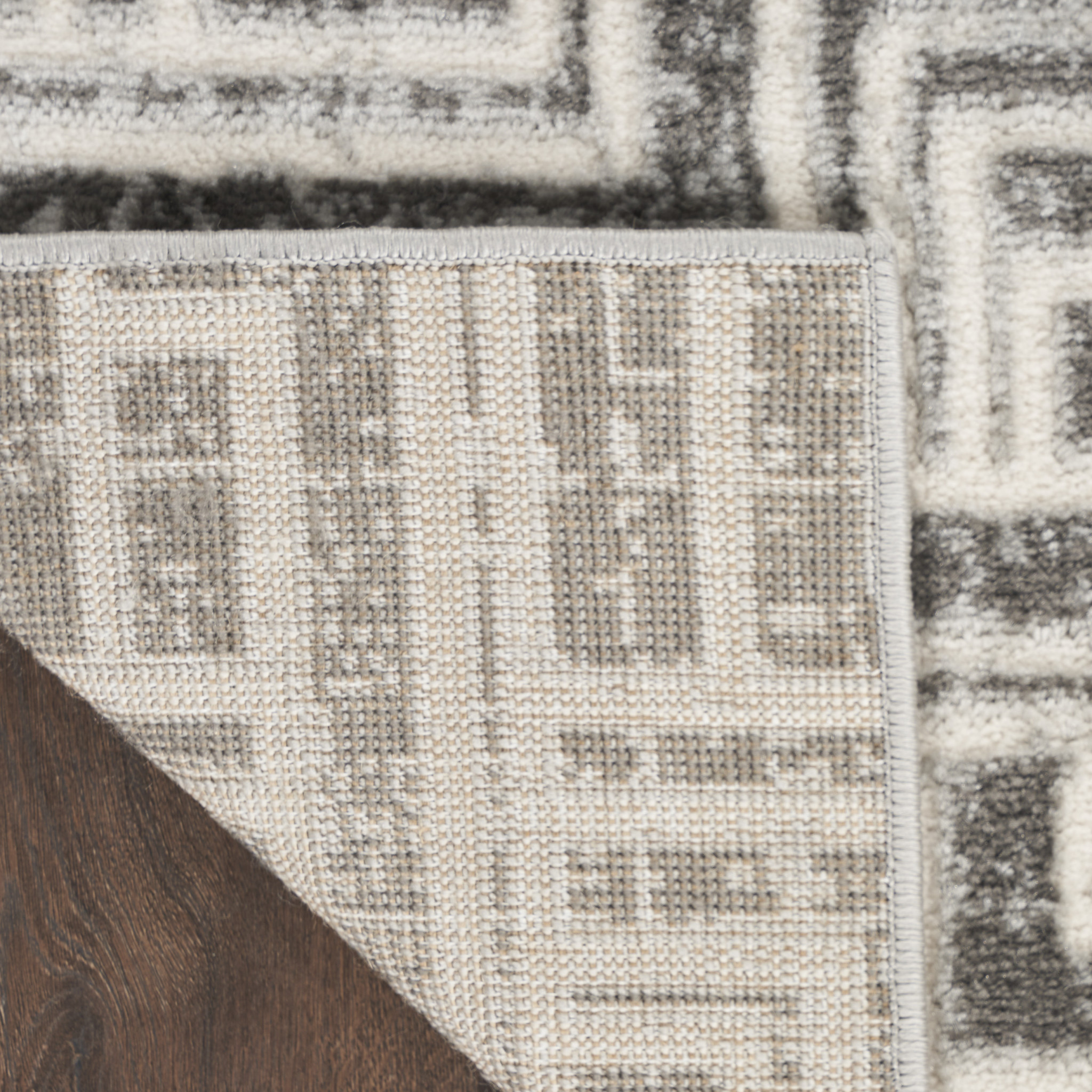 4" X 6" Gray Geometric Distressed Area Rug
