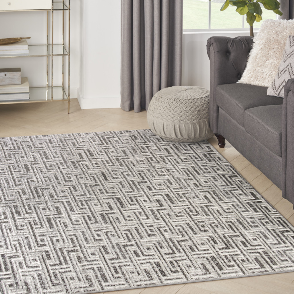 4" X 6" Gray Geometric Distressed Area Rug