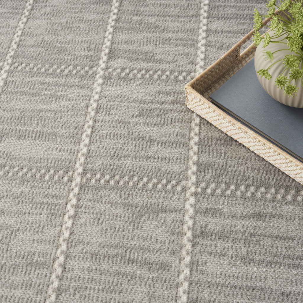 5" X 7" Gray Geometric Area Rug