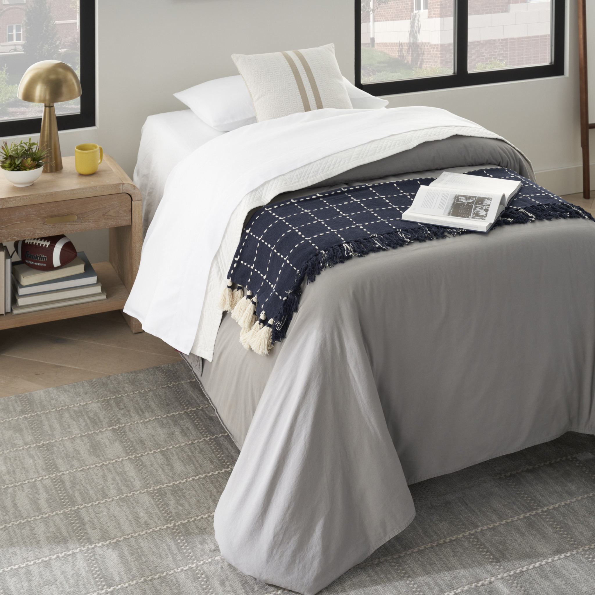 5" X 7" Gray Geometric Area Rug