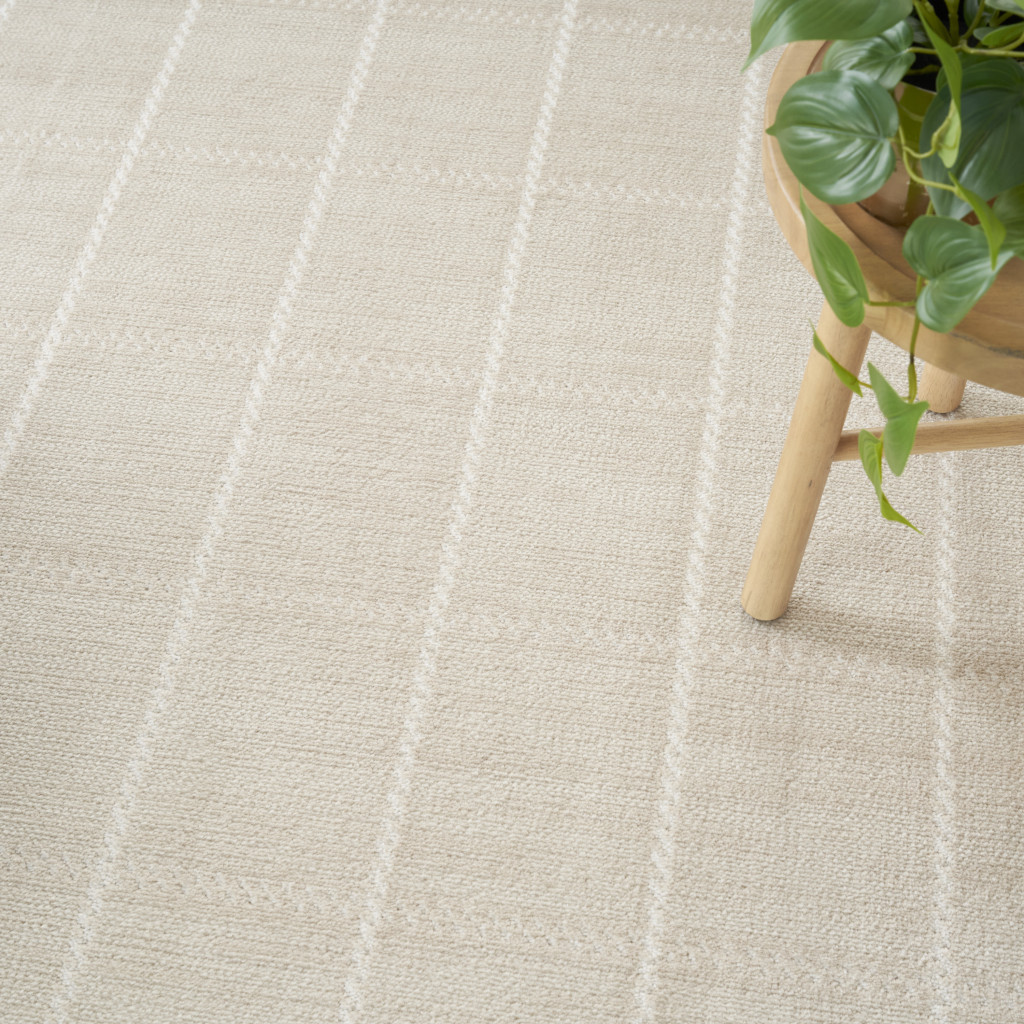 4" X 6" Cream Geometric Area Rug