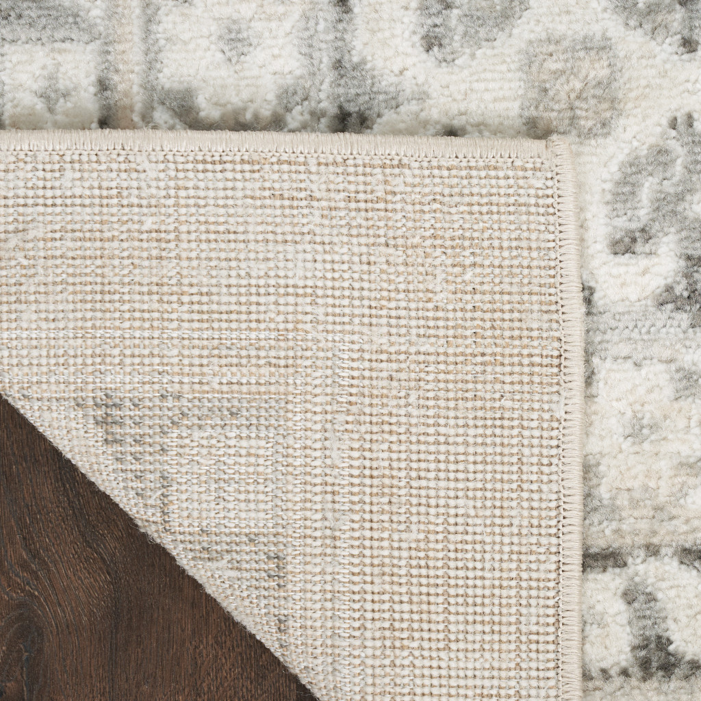 4" X 6" Gray Geometric Distressed Area Rug