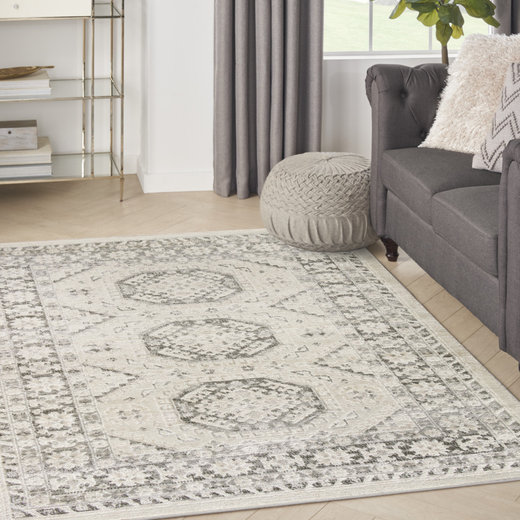 4" X 6" Gray Geometric Distressed Area Rug