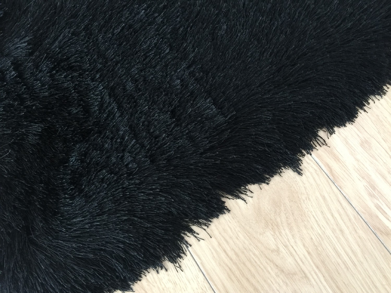 5" X 7" Black Shag Hand Tufted Area Rug