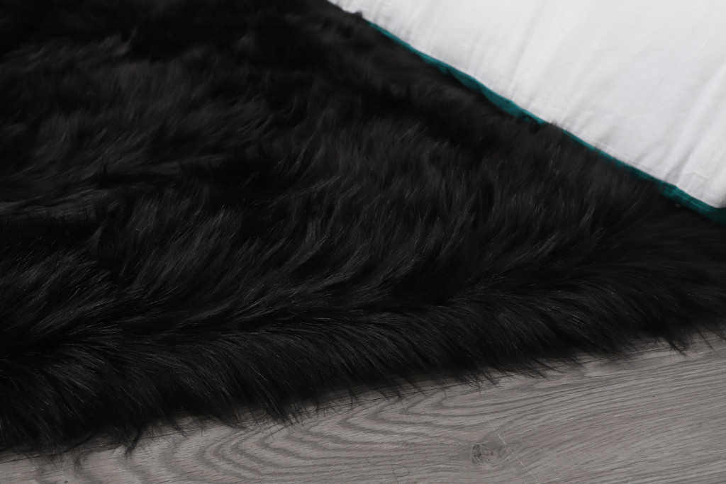 5" X 7" Charcoal Faux Sheepskin Shag Washable Area Rug